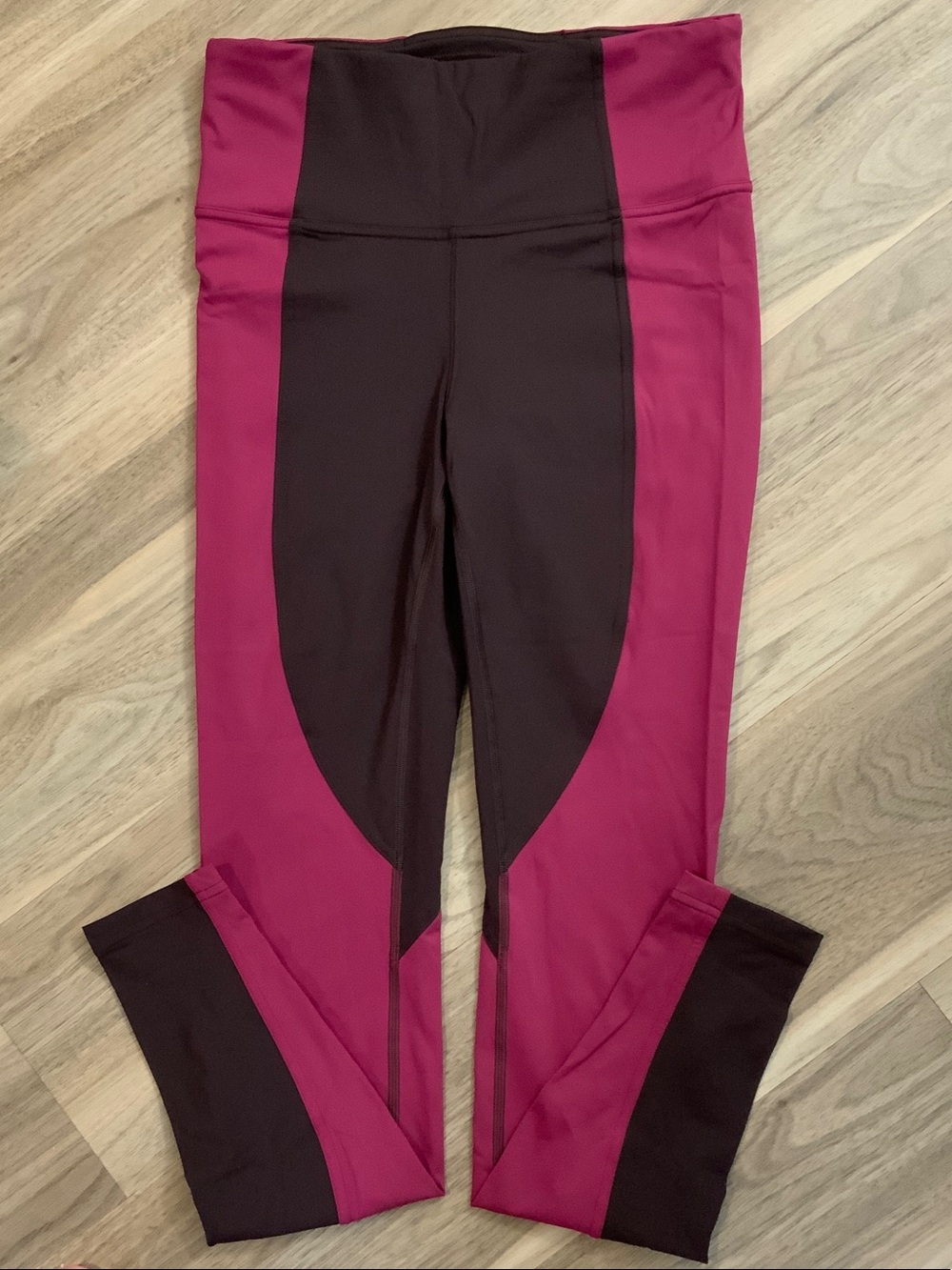 lululemon athletica Magenta and Dark Brown Wake & Train 28”